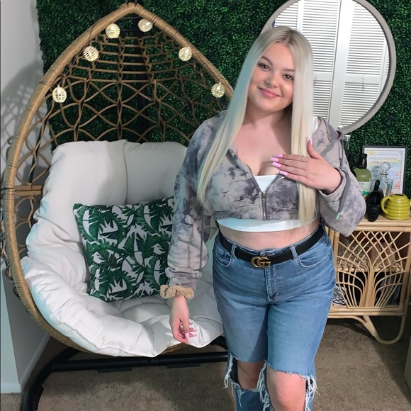 Meet your Posher, Sarah - Picture 1 of 1